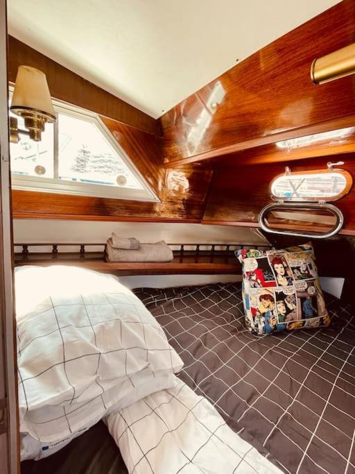 Vintage Classic 70S Boat! Hotel Sant Adria de Besos Exterior foto