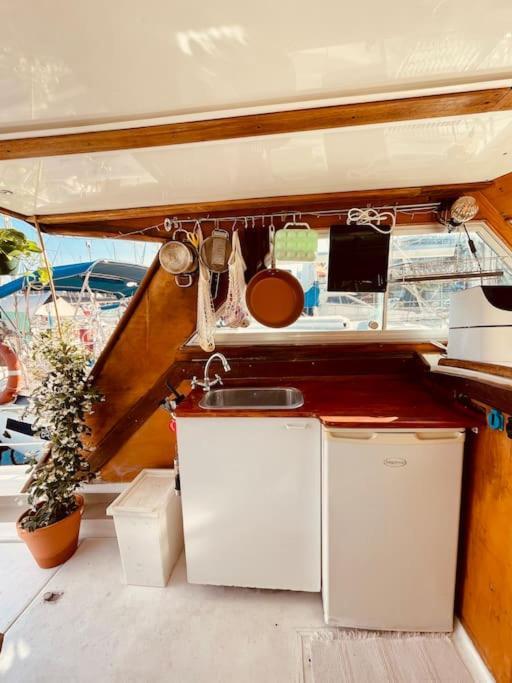 Vintage Classic 70S Boat! Hotel Sant Adria de Besos Exterior foto