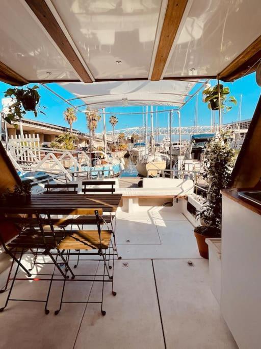 Vintage Classic 70S Boat! Hotel Sant Adria de Besos Exterior foto