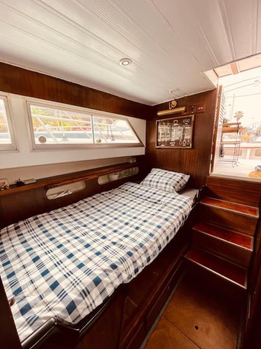 Vintage Classic 70S Boat! Hotel Sant Adria de Besos Exterior foto