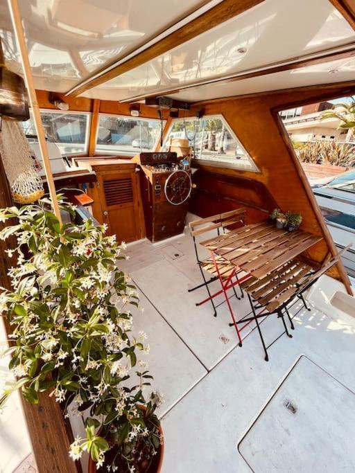 Vintage Classic 70S Boat! Hotel Sant Adria de Besos Exterior foto
