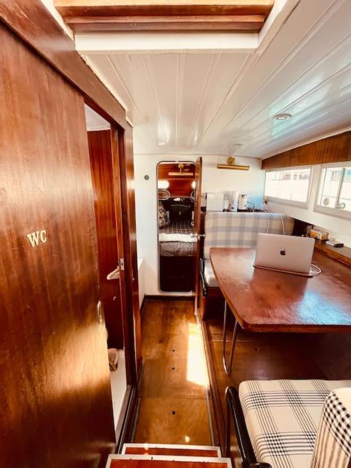 Vintage Classic 70S Boat! Hotel Sant Adria de Besos Exterior foto